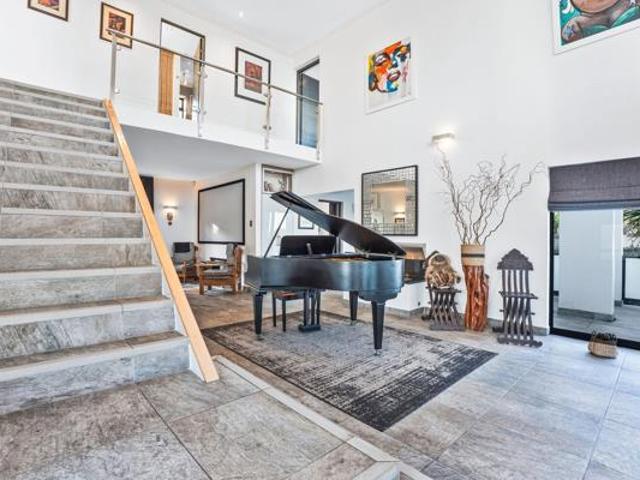 4 Bedroom House in Seaview