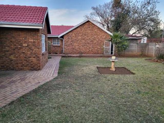 4 bedroom house in selcourt springs