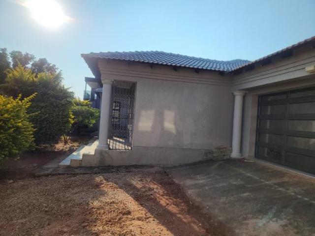 4 Bedroom House in Serala View
