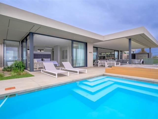 4 Bedroom House in Shakas Rock