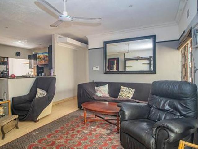 4 Bedroom House in Sheffield Beach