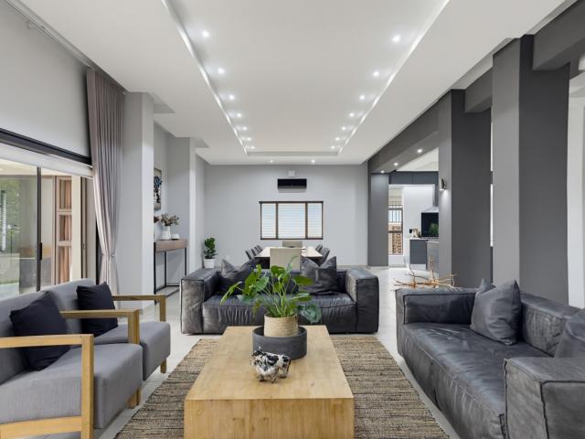 4 Bedroom House in Sheffield Beach