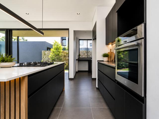 4 Bedroom House in Sheffield Beach