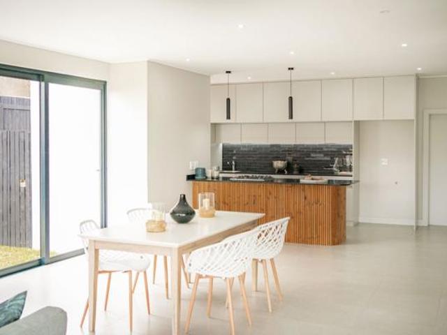 4 Bedroom House in Sheffield Beach