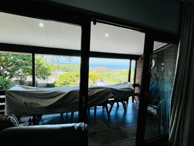 4 Bedroom House in Shelly Beach