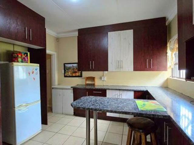 4 Bedroom House in Shelly Beach