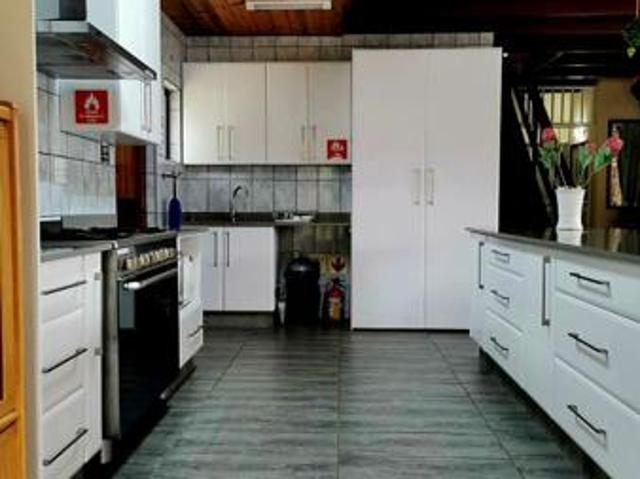 4 Bedroom House in Shelly Beach