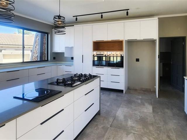 4 Bedroom House in Shelly Beach