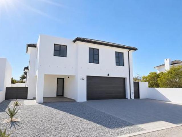 4 Bedroom House in Shelley Point