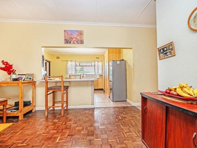 4 Bedroom House in Shirley Park