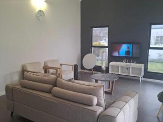 4 Bedroom House in Sitari