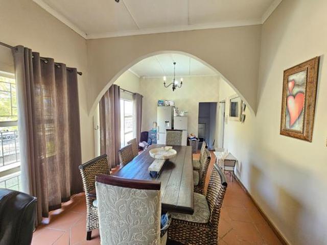 4 Bedroom House in Signal Hill