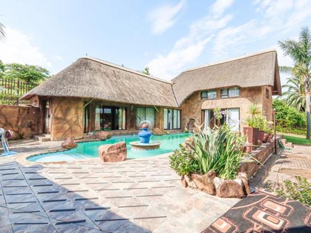 4 Bedroom House in Signal Hill