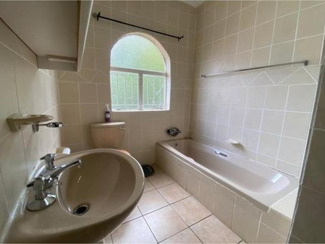 4 Bedroom House in Signal Hill