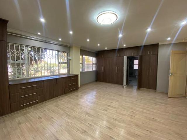4 Bedroom House in Signal Hill