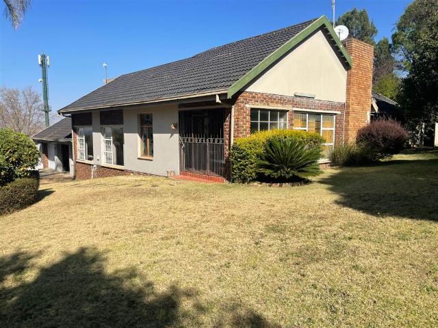 4 Bedroom House in Signal Hill