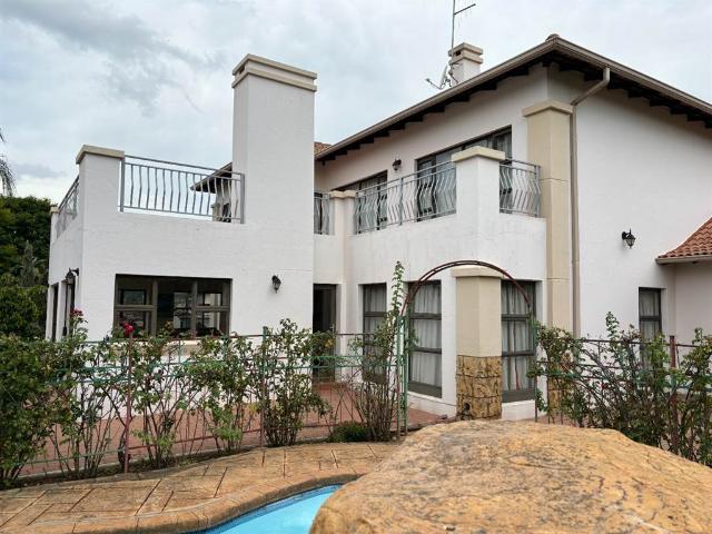 4 Bedroom House in Silver Lakes Golf Estate