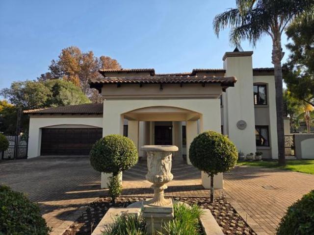 4 Bedroom House in Silver Lakes Golf Estate