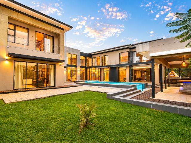 4 Bedroom House in Silver Lakes