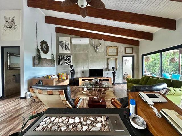 4 Bedroom House in Simbithi Estate