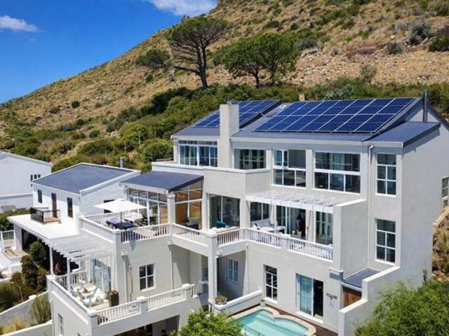 4 Bedroom House in Simon's Kloof
