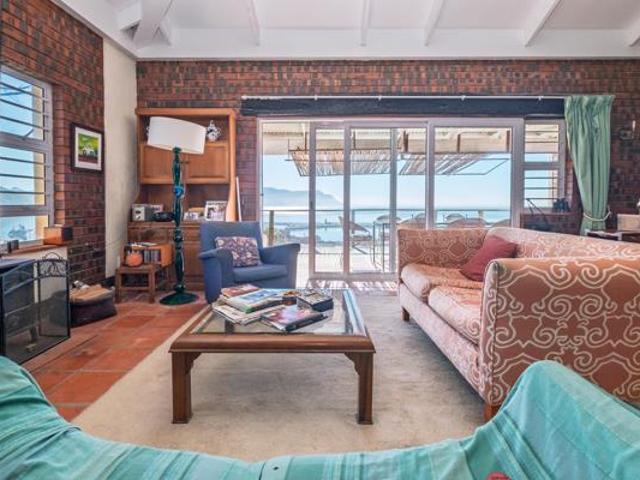 4 Bedroom House in Simon's Town Central