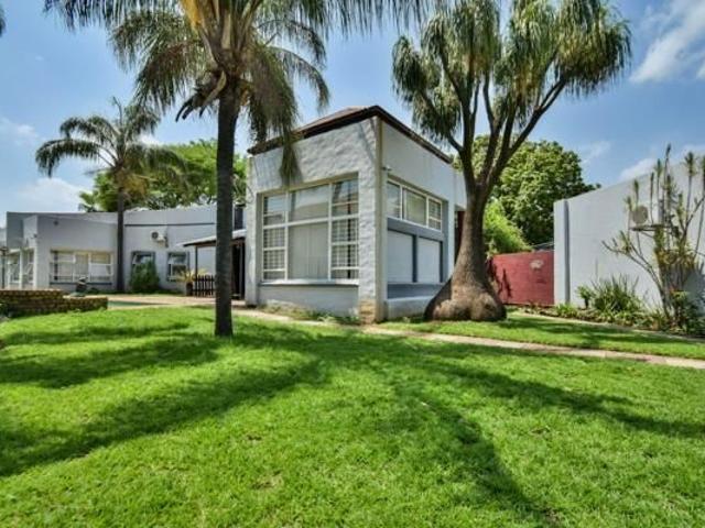 4 Bedroom House in Sinoville