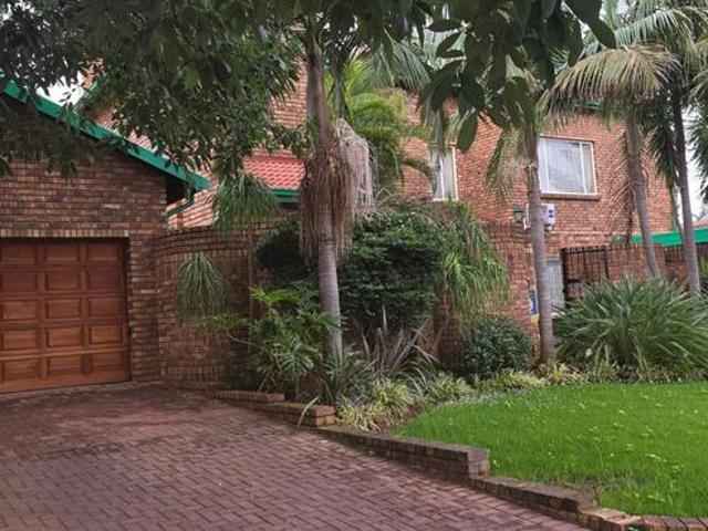 4 Bedroom House in Sinoville