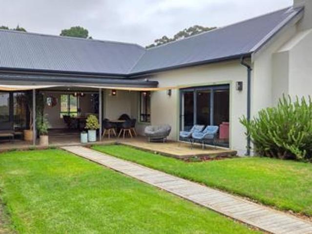 4 Bedroom House in Sir Lowrys