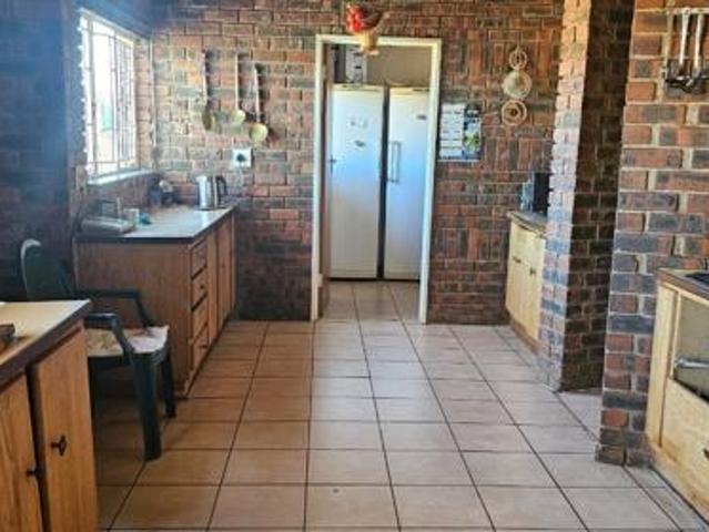 4 Bedroom House in Spitskop SH