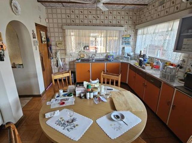 4 Bedroom House in Square Hill Park