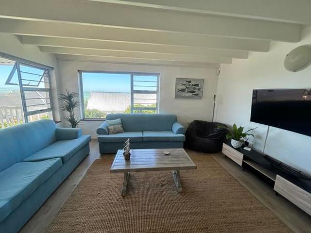 4 Bedroom House in St Francis Bay Village