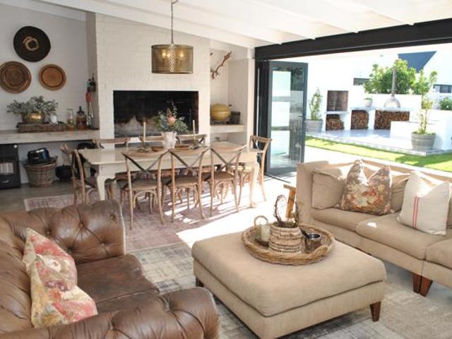 4 Bedroom House in St Francis Bay Canals