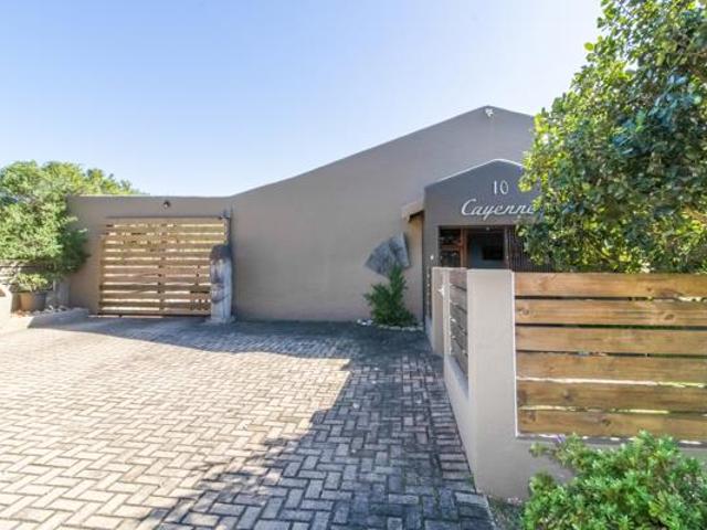 4 Bedroom House in St Francis Bay Village