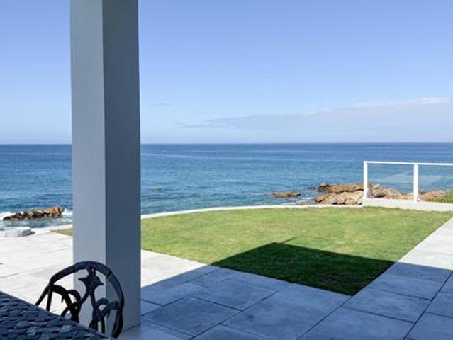 4 Bedroom House in St Francis Bay Village