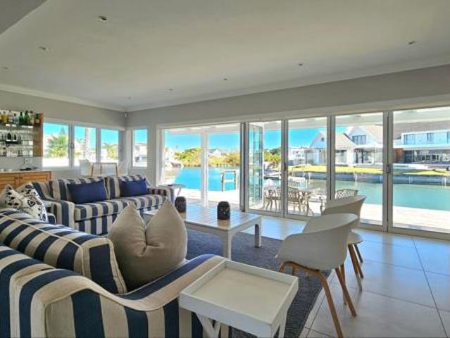 4 Bedroom House in St Francis Bay Village