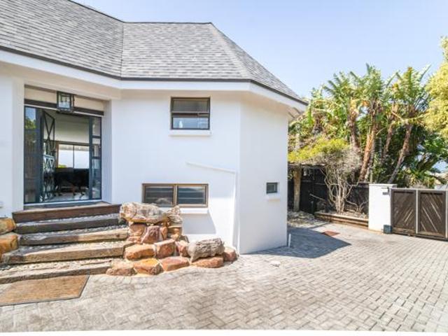 4 Bedroom House in St Francis Bay Village