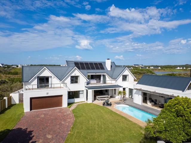 4 Bedroom House in St Francis Links
