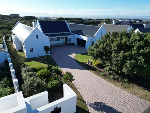 4 Bedroom House in St Francis Links Golf Estate