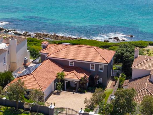 4 Bedroom House in St Francis On Sea