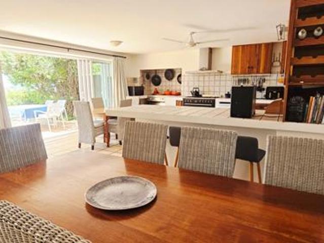 4 Bedroom House in Hannasbaai