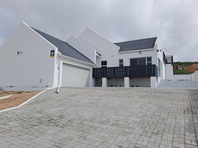 4 Bedroom House in St Helena Views
