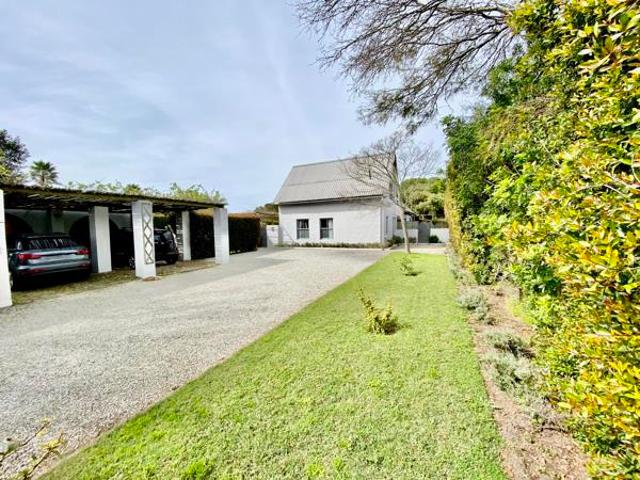 4 Bedroom House in Stanford