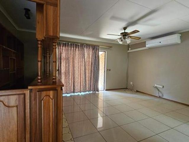 4 Bedroom House in Sterpark