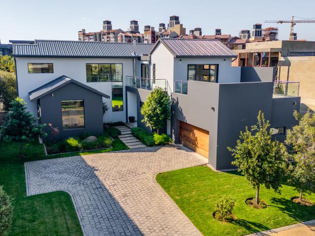4 Bedroom House in Steyn City
