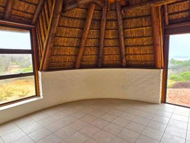 4 Bedroom House in Stilbaai Wes