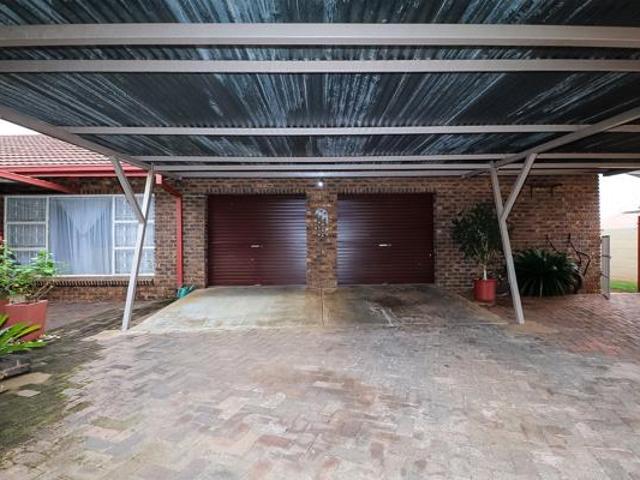4 Bedroom House in Stilfontein