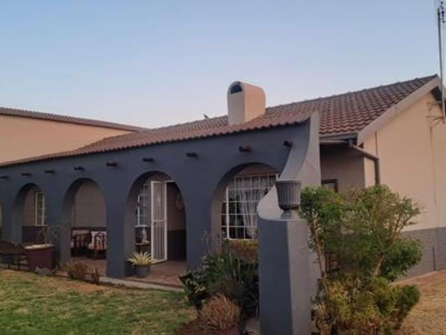 4 Bedroom House in Stilfontein