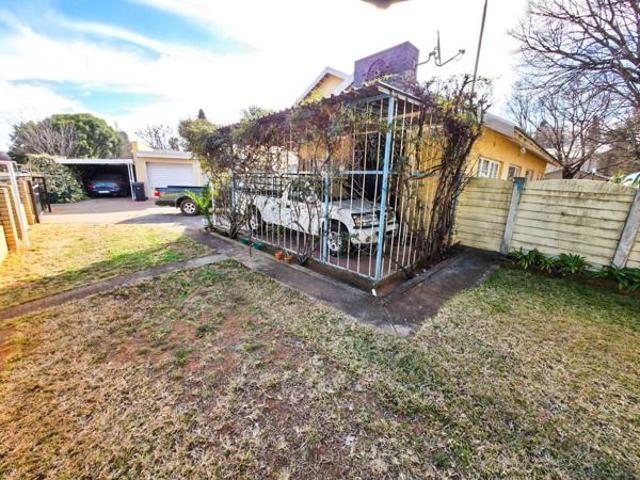 4 Bedroom House in Stilfontein