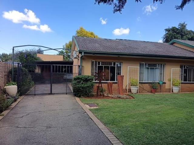 4 Bedroom House in Stilfontein